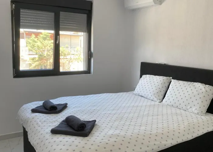 Dionysus Building * Ofrínion